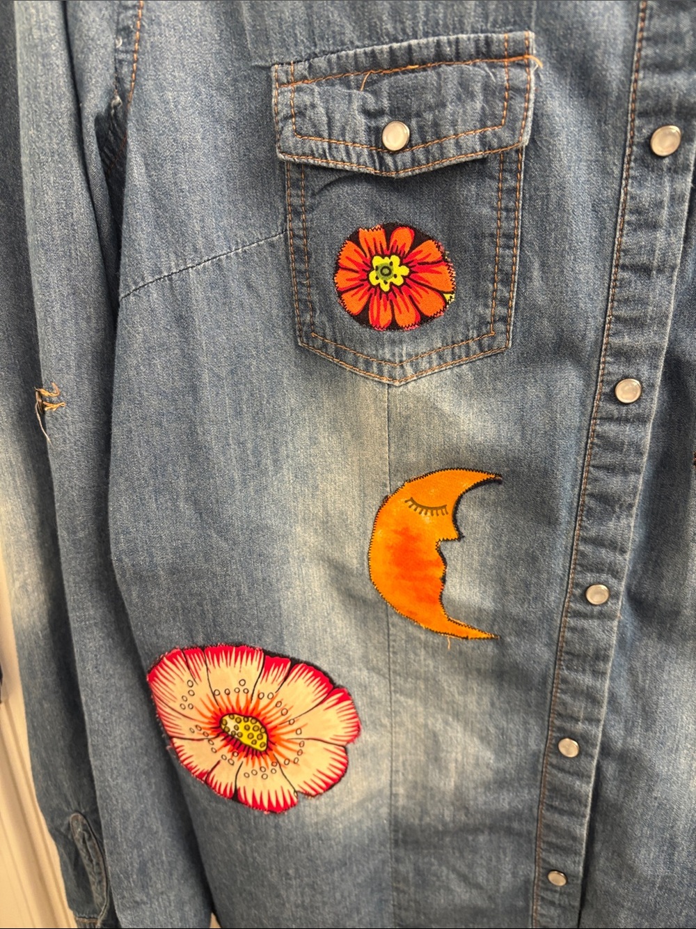 Women's Cavalini Denim Shirt with Multicolor Motifs- Sassy! Size Large - Picture 3 of 14